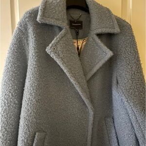 BCBGMAXAZRIA. Women’s collar teddy Coat.
XL
Misty blue 
Boucle material